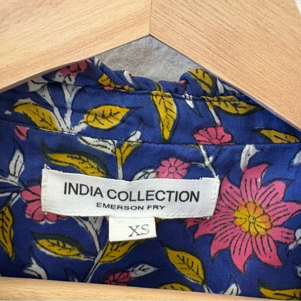 Emerson Fry || Emmaline Blouse Blue Chrysanthemum Satin Block Print Floral - Picture 4 of 10